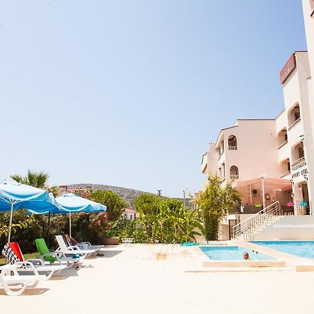 Yalcinkaya Apart Hotel Çeşme Zewnętrze zdjęcie